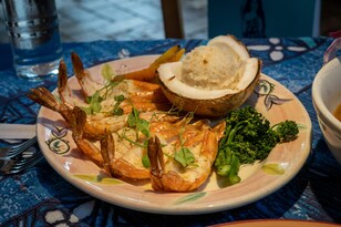 アジアン料理とワインを楽しむ大人のランチ会@銀座 個室